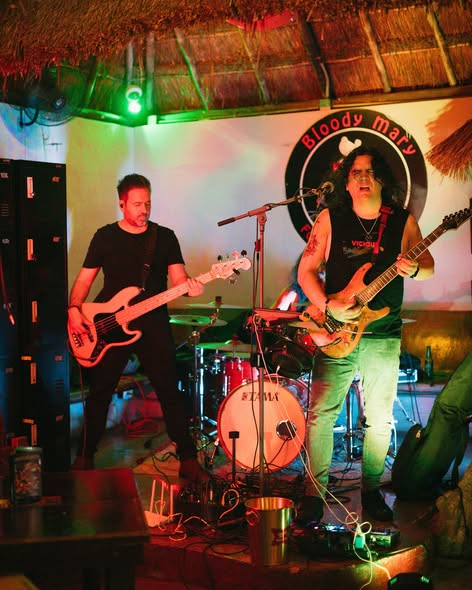 🎵 Crossover (Rock) @ Bloody Mary on Tuesday, November 18, 2025 - Music Events Calendar 📍 Playa del Carmen